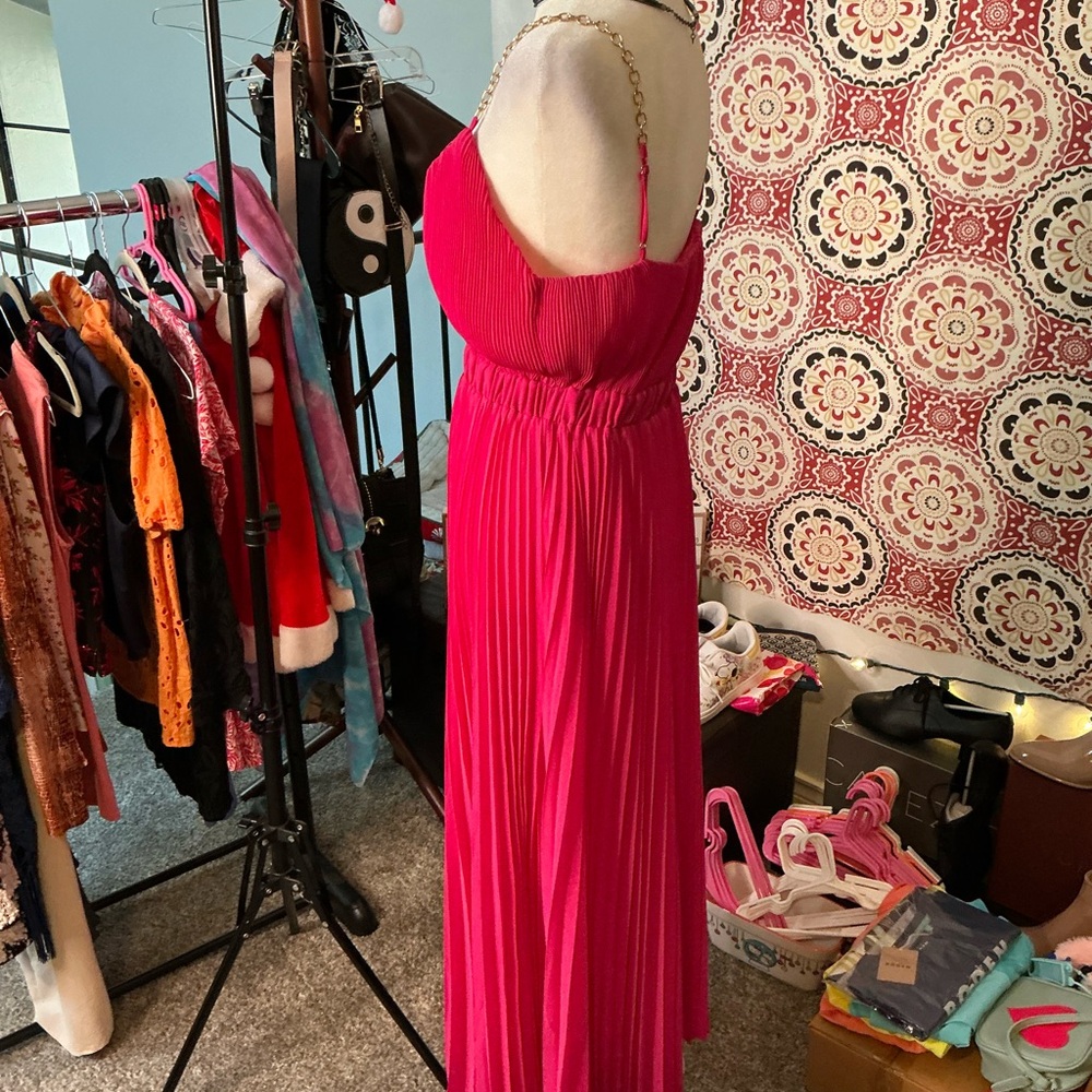 ASTR The Label - Picture 2 of 2